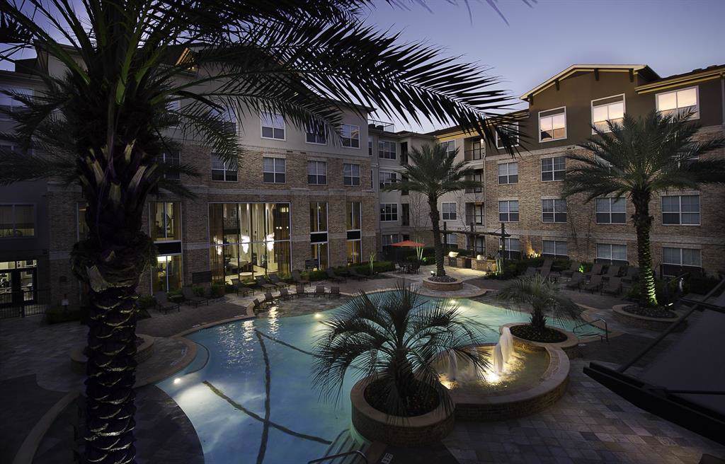 7777 Katy Freeway - Photo 1