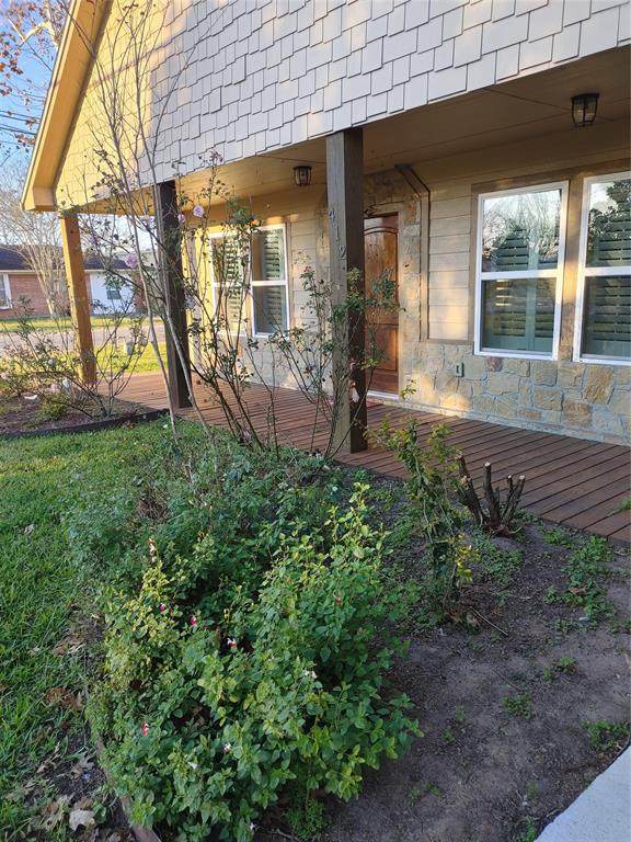 412 Pecan Street - Photo 1
