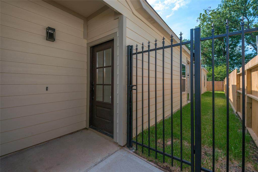 10028 Alfred Lane - Photo 1