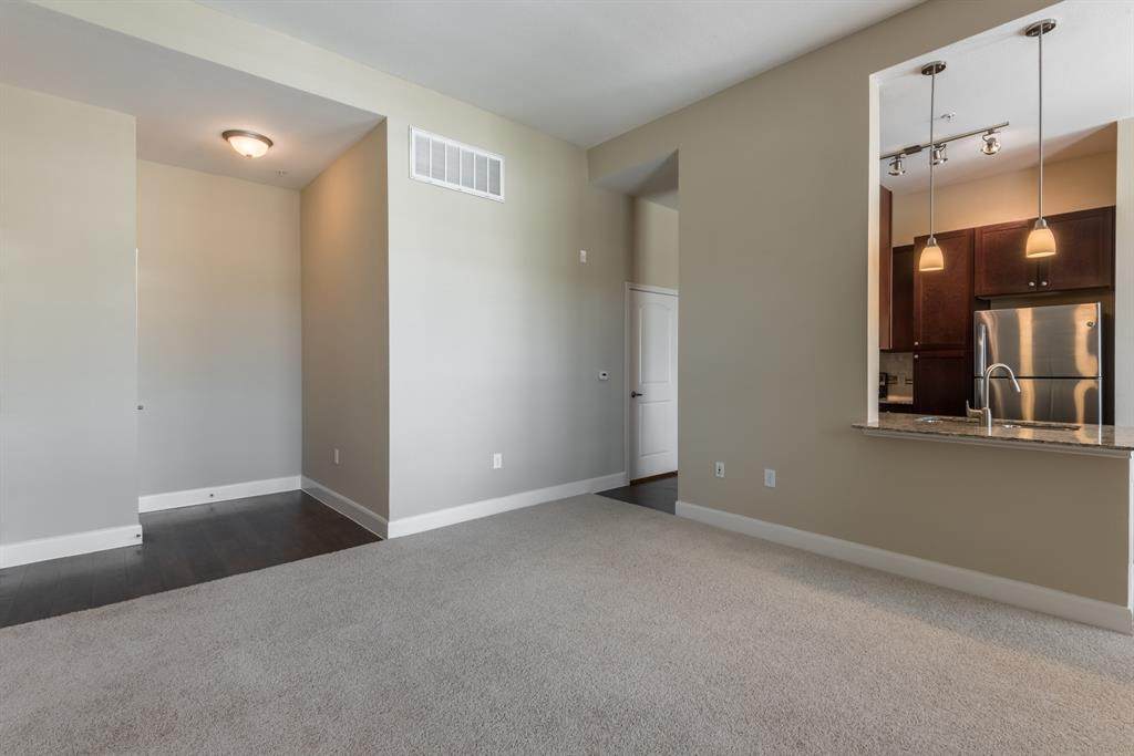 18545 University Boulevard - Photo 1
