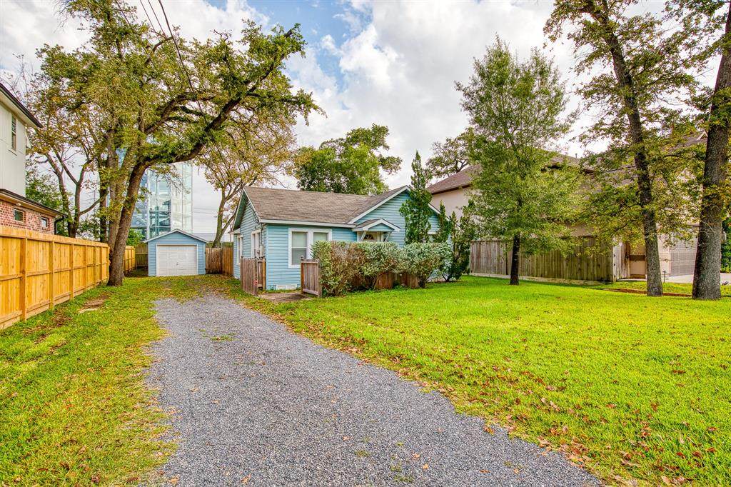 10940 Lasso Lane - Photo 1