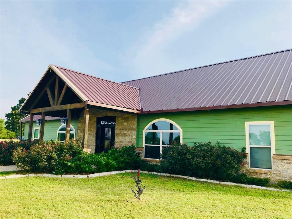 858 County Road 3515 - Photo 1