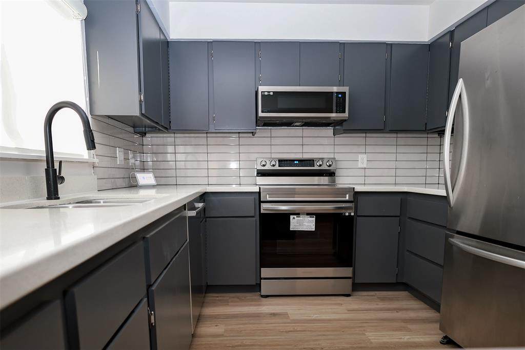 2302 Settlers Way - Photo 1