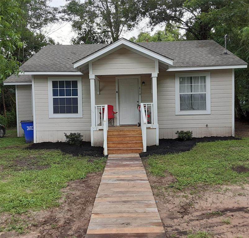 610 Avenue - Photo 1