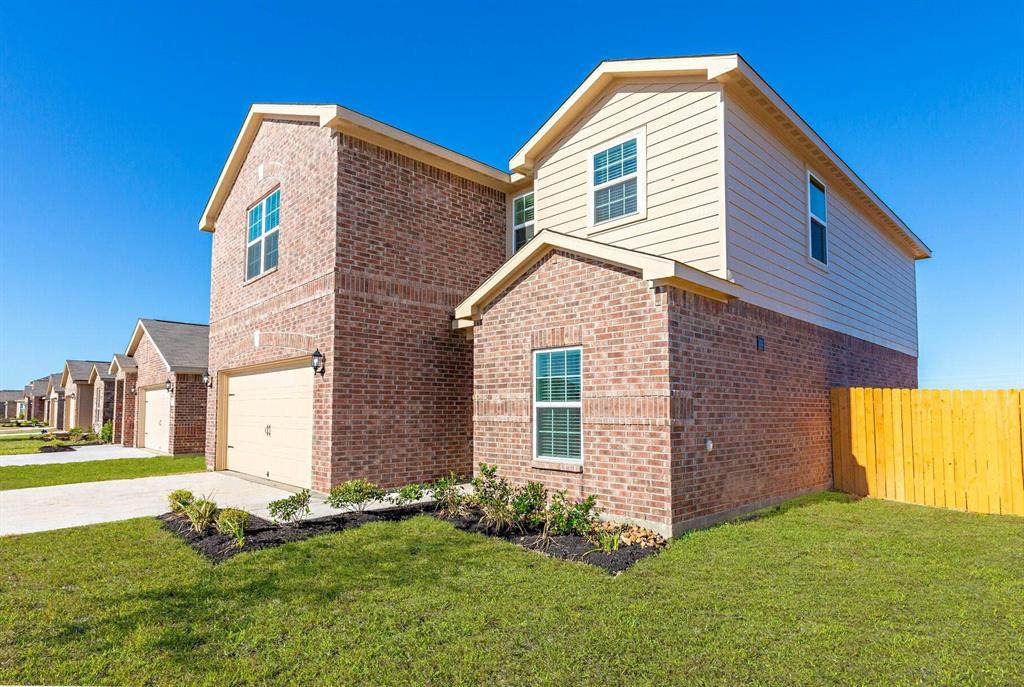 525 Amberwood Park Drive - Photo 1