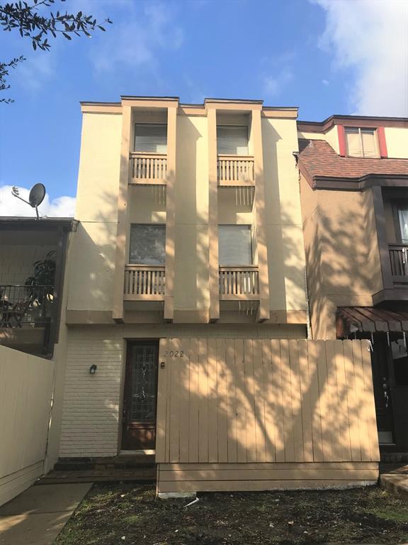 2022 Lakewood Court - Photo 1