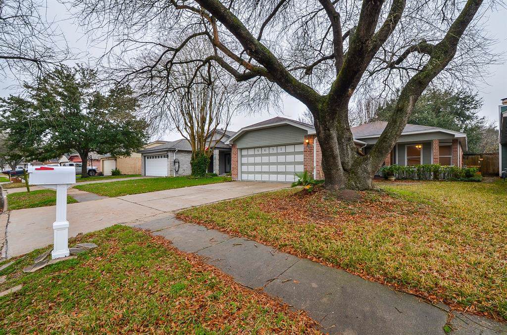 9651 Yearling Circle - Photo 1