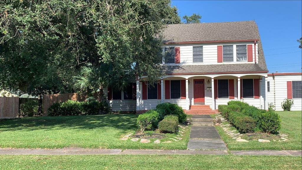 2935 6th Street - Photo 1