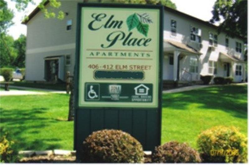 406 E Elm Street - Photo 1