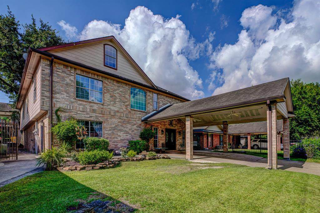 955 Crestbrook Drive - Photo 1