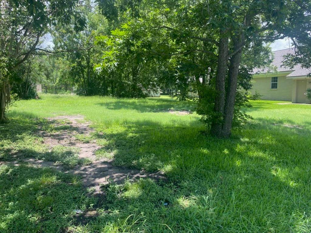 405 21st Street - Photo 1
