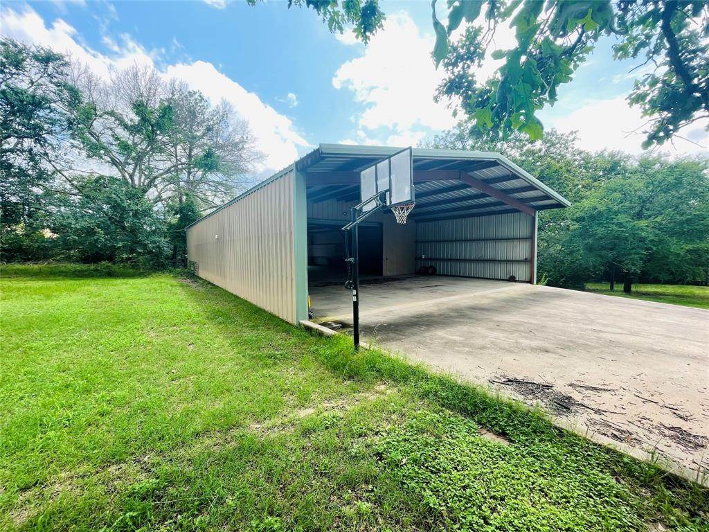 621 Donie Road - Photo 1