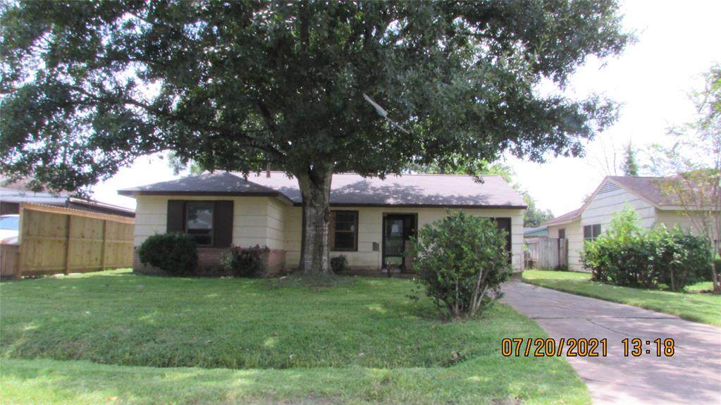 3102 Elpyco Street - Photo 1