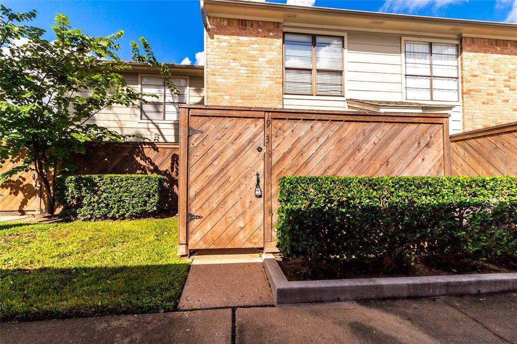 8801 Hammerly Boulevard - Photo 1
