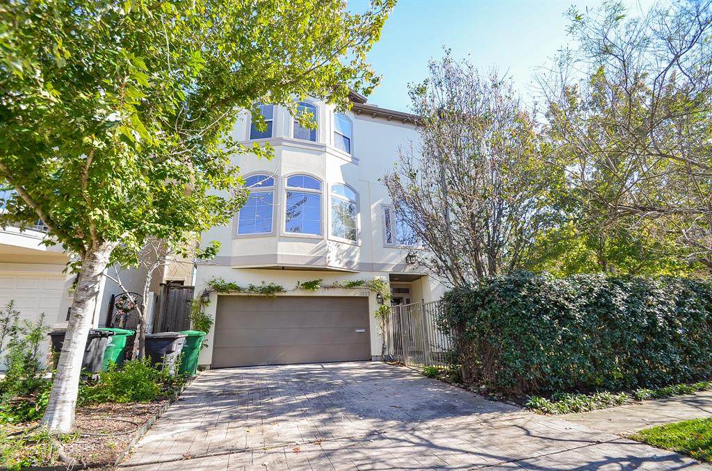 1923 Park Street - Photo 1