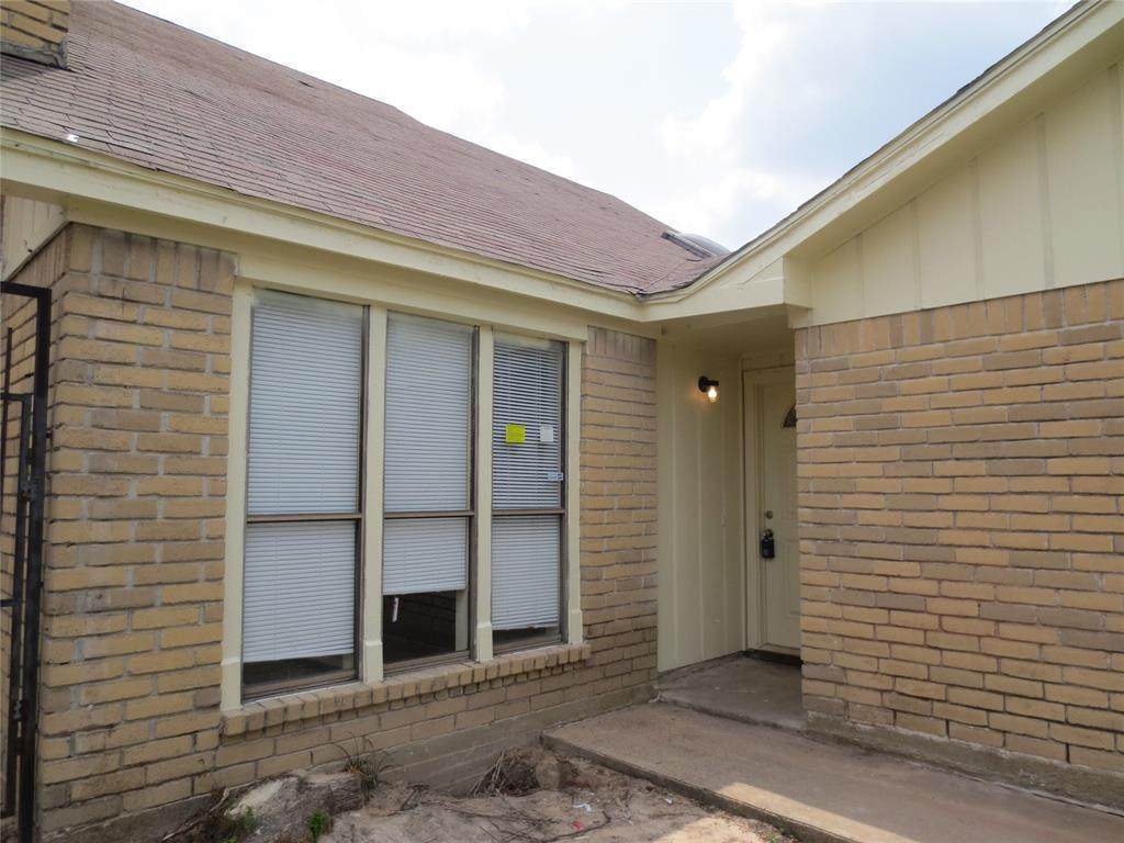 10734 Buffalo Bend Drive - Photo 1