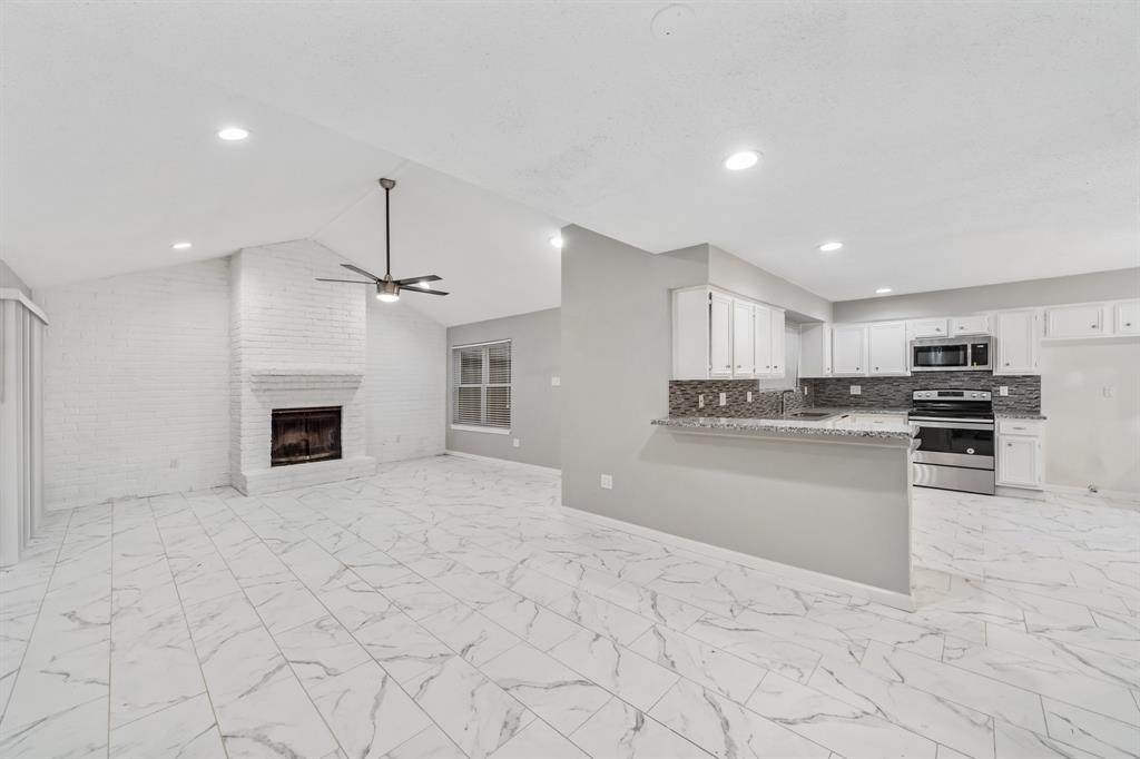 612 Cole Street - Photo 1