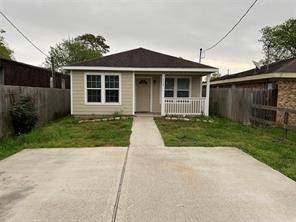 4725 10th Street - Photo 1