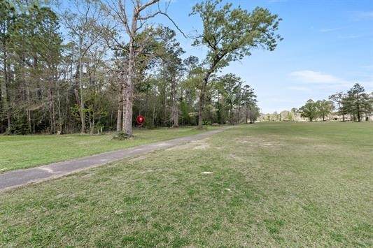 000 Lakeview Drive - Photo 1