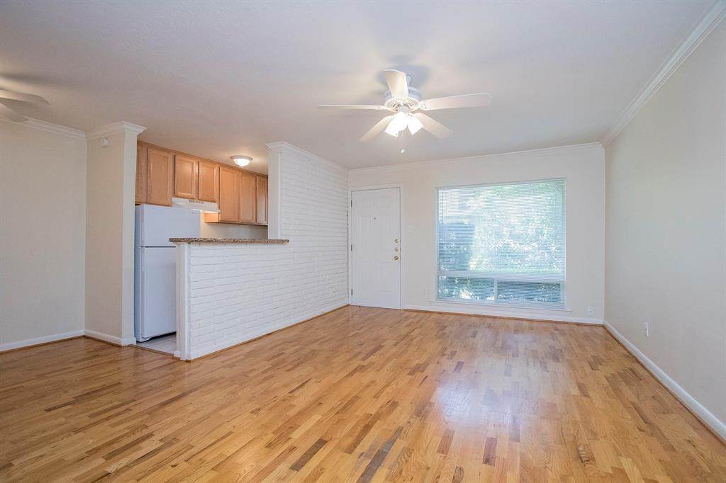 2212 Morse - Photo 1