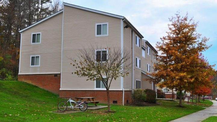 800 Meadowview Drive - Photo 1