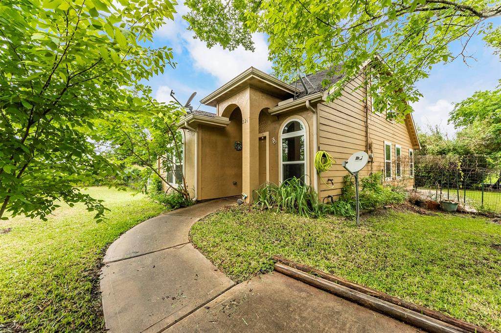 226 Reynolds Court - Photo 1