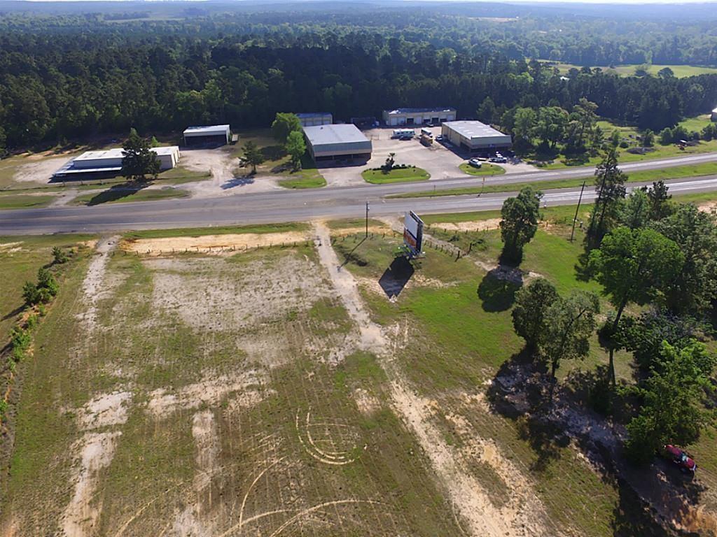 5833 Us W Hwy 190 - Photo 1