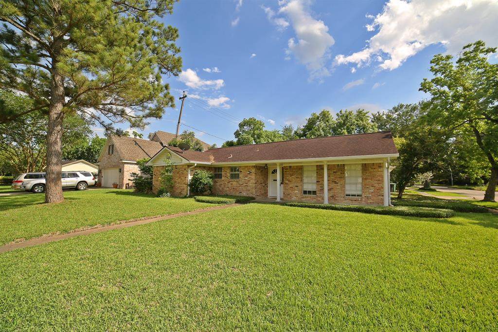 5623 Braesvalley Drive - Photo 1