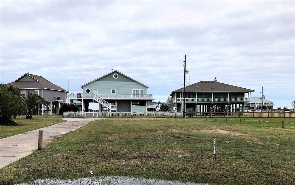 3236 Castle Drive - Photo 1