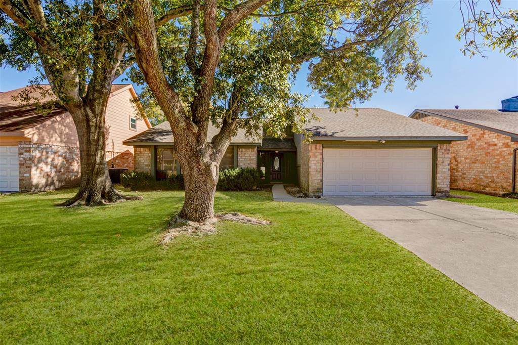 10006 Sagequeen Drive - Photo 1