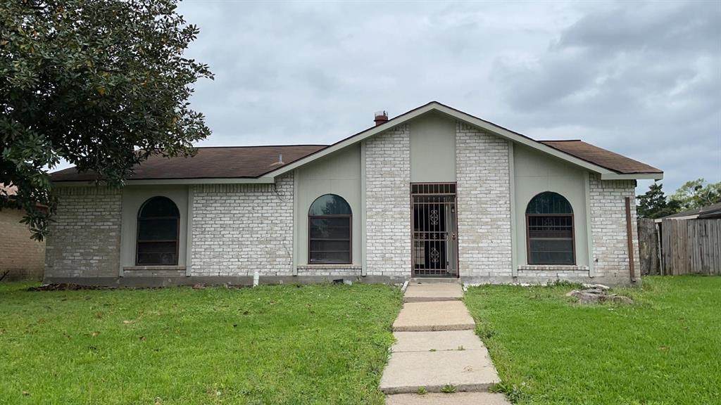 5911 Trailview Drive - Photo 1