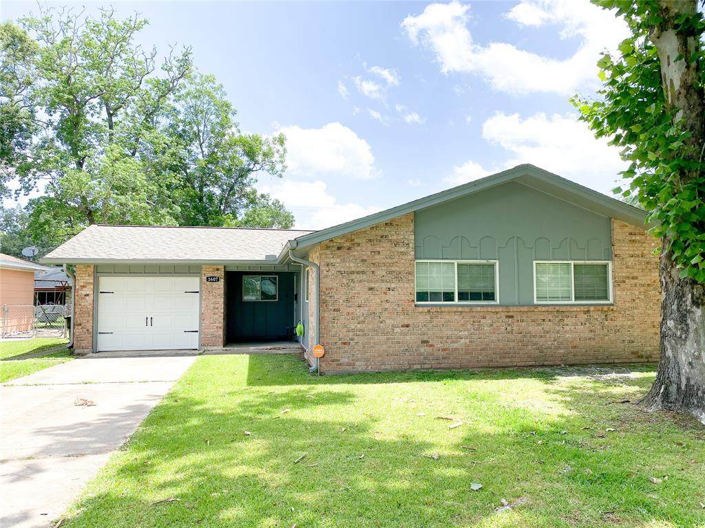 1607 Highland Drive - Photo 1