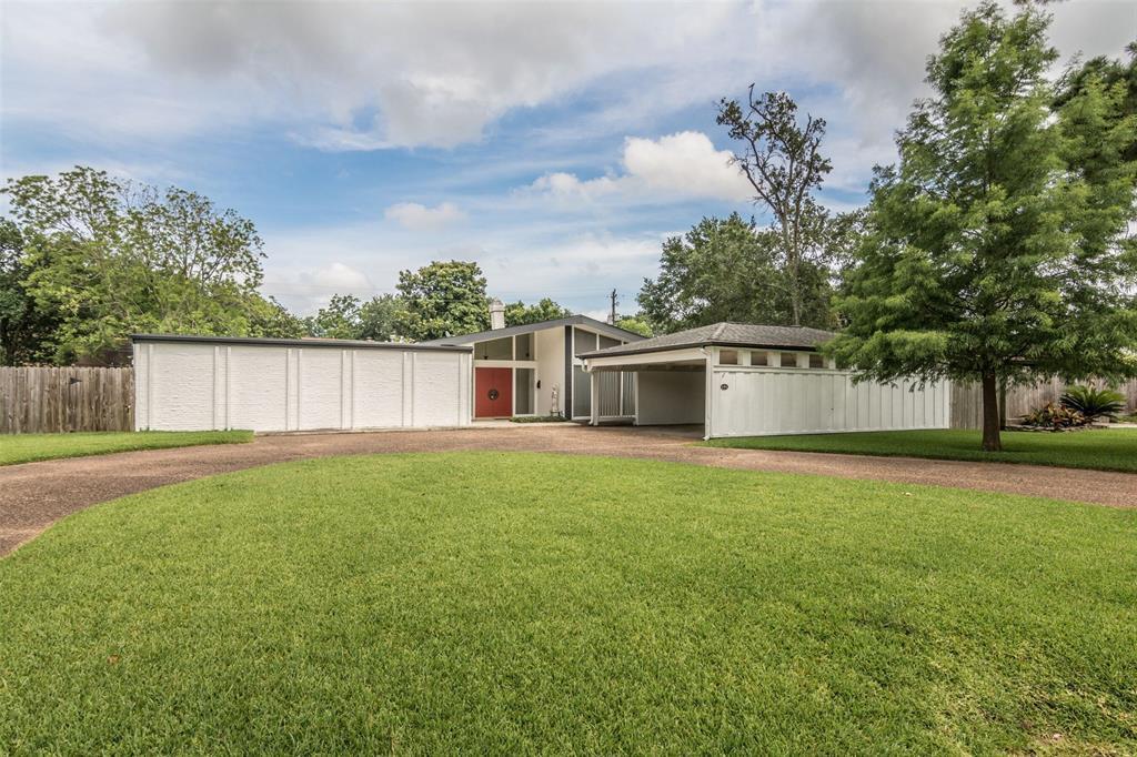 104 Lakeshore Drive - Photo 1