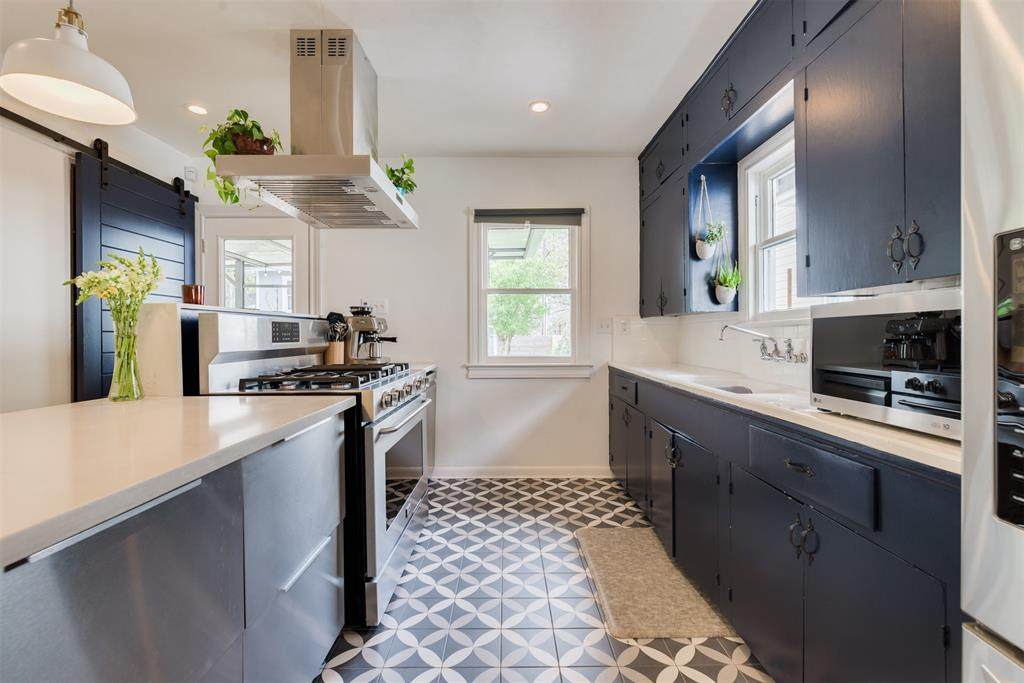 419 Arlington Street - Photo 1