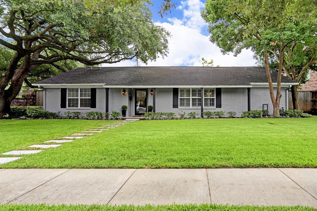 3707 Drake Street - Photo 1