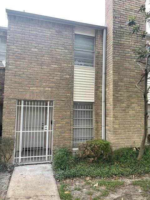 8714 Wilcrest - Photo 1