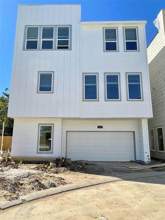 1741 Cove Crescent Court - Photo 1