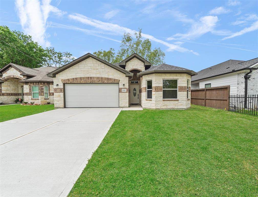 10425 Gwen Street - Photo 1