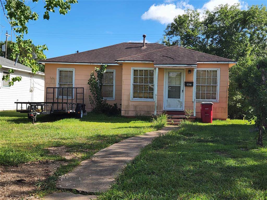 1407 7th Street - Photo 1