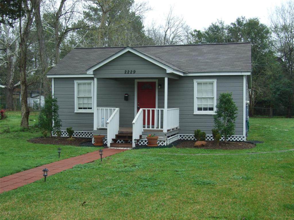 2229 Pearland Avenue - Photo 1