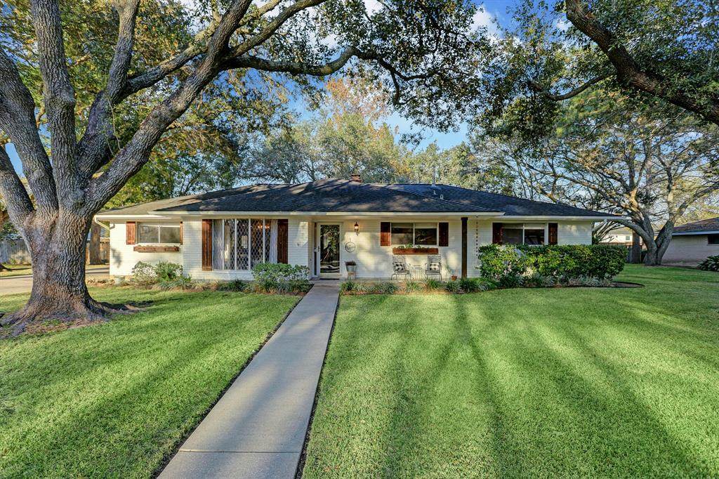 809 Forest View Street - Photo 1