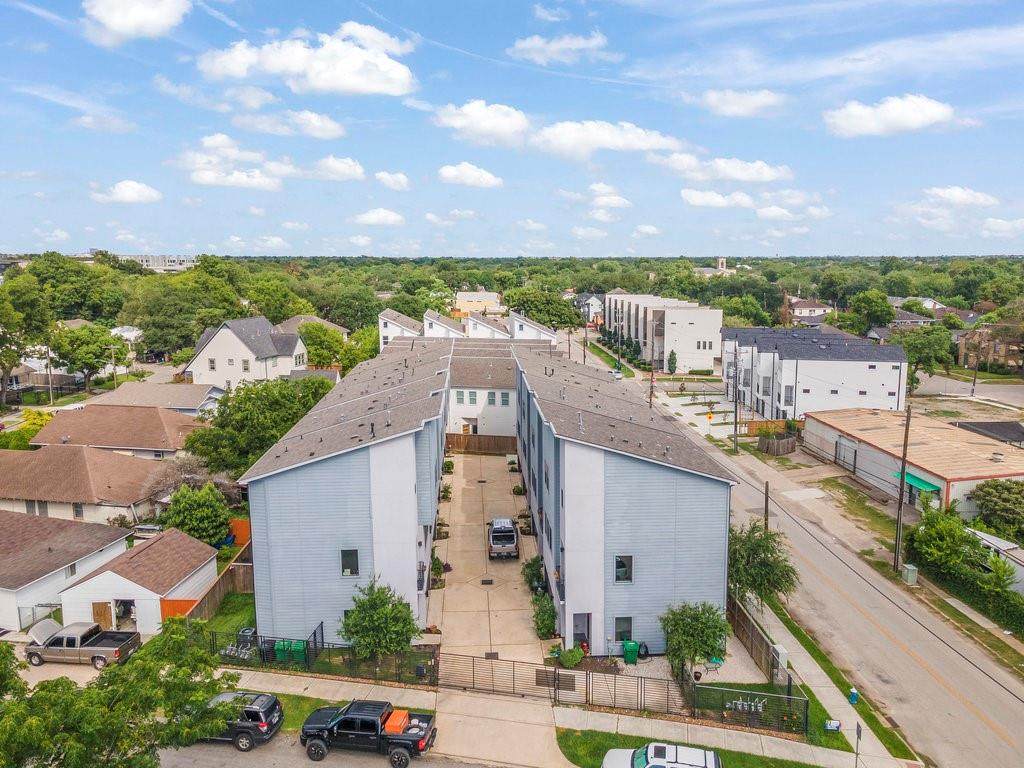 955 Saint Augustine Street - Photo 1
