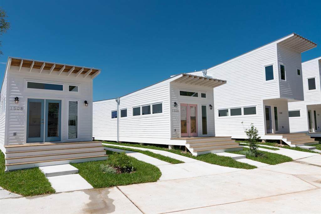 1424 Dumble Street - Photo 1