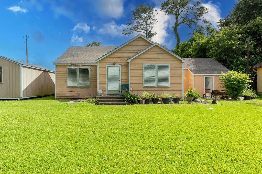 8002 Highway 6 - Photo 1