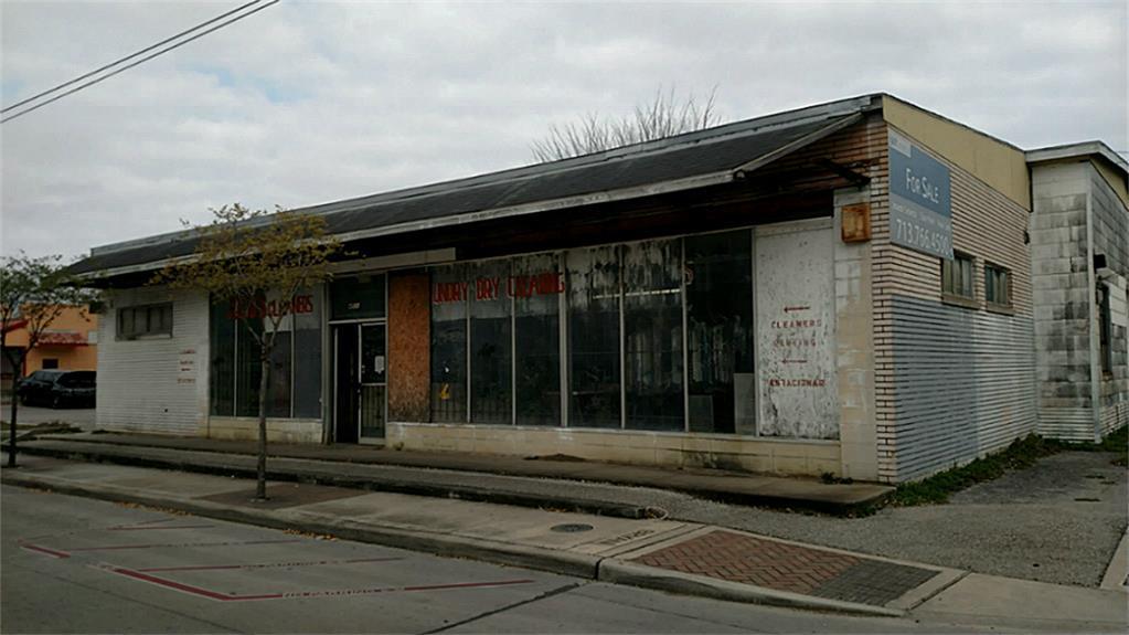4911 Harrisburg Boulevard - Photo 1
