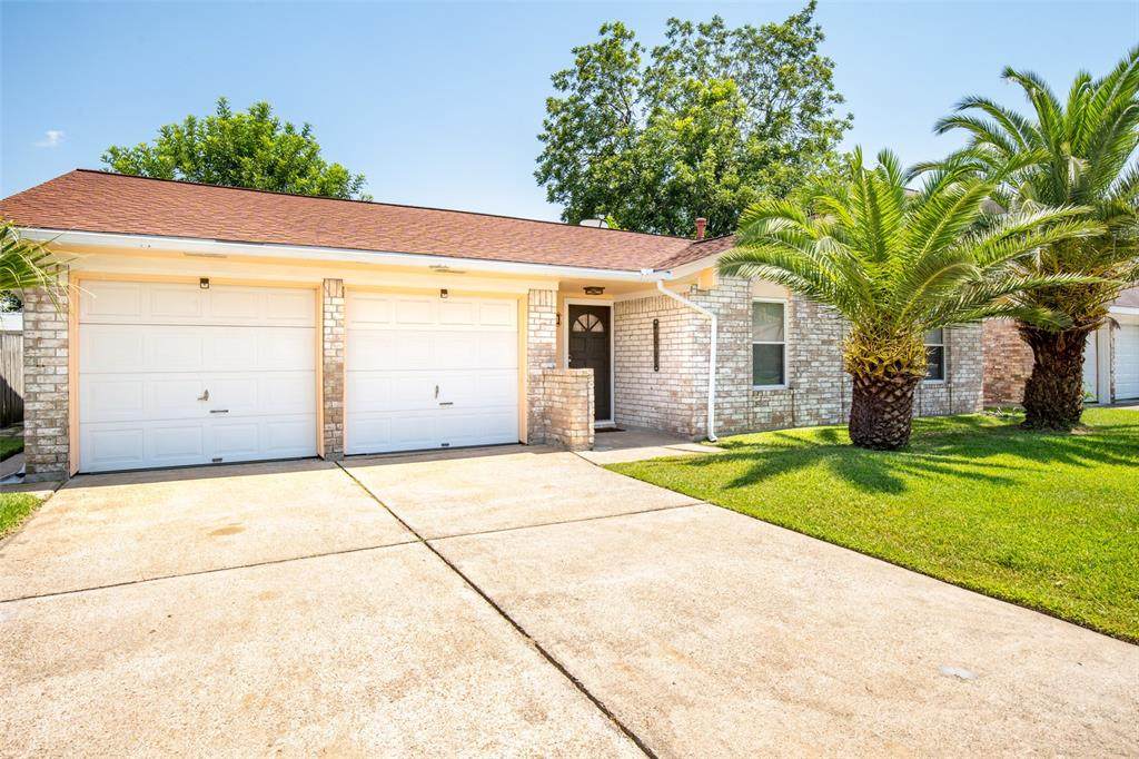 4111 Venetian Way - Photo 1