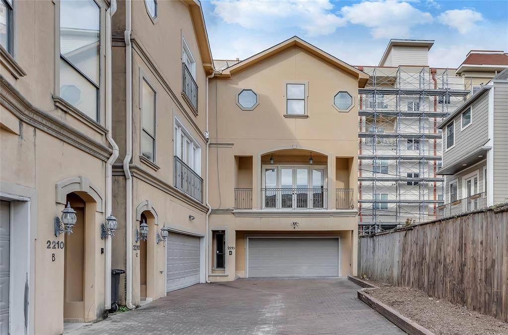 2210 Bellefontaine Street - Photo 1