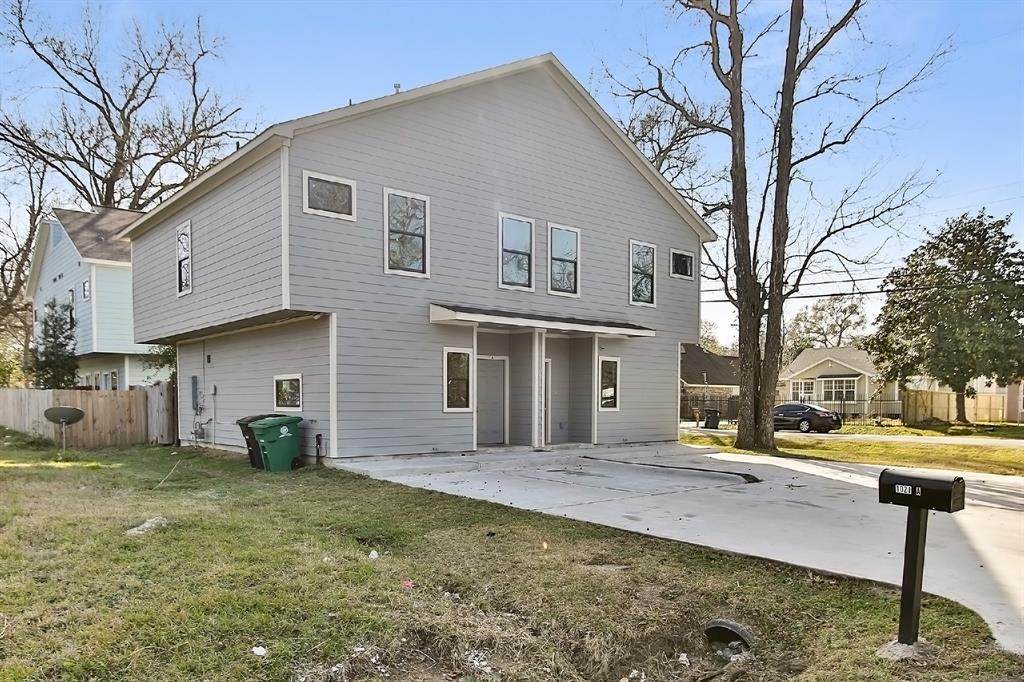 1021 Grenshaw Street - Photo 1