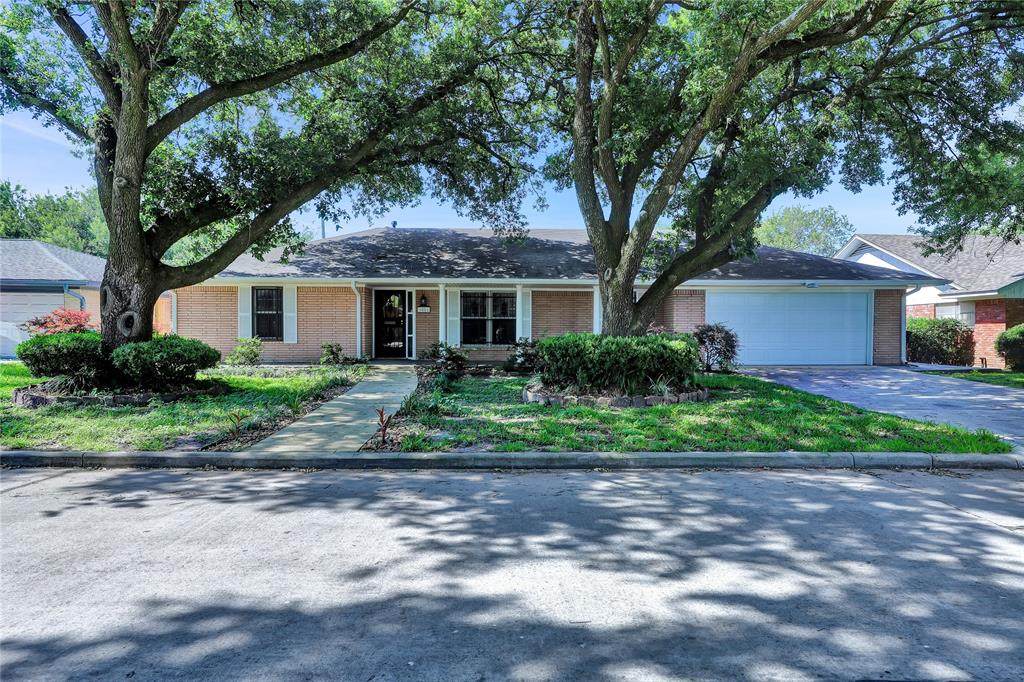 1001 Lindenwood Drive - Photo 1