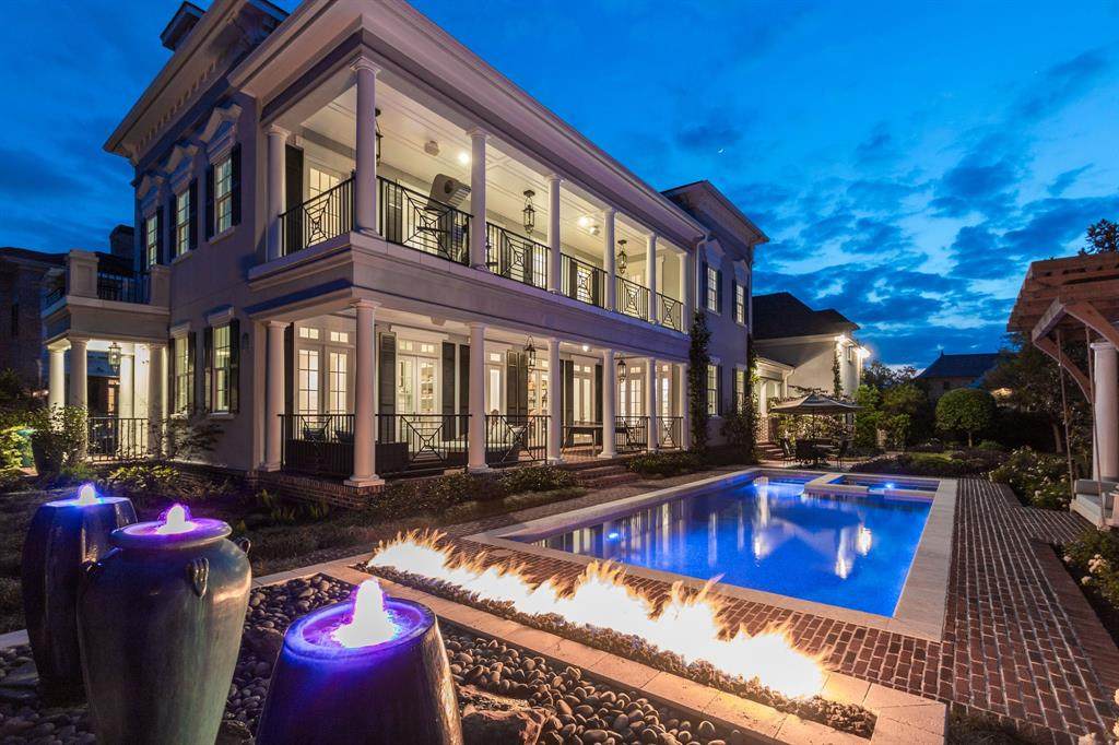 10 Bay Boulevard - Photo 1